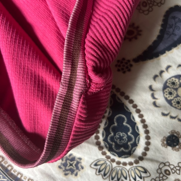 Urban Outfitters go for gold hot pink top - Picture 5 of 5